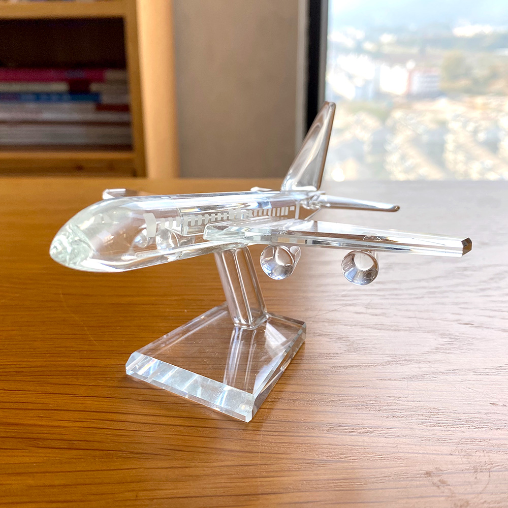 تمثال طائرة من الكريستال الشفا - مراجعة Paper Weight Crystal وسعره